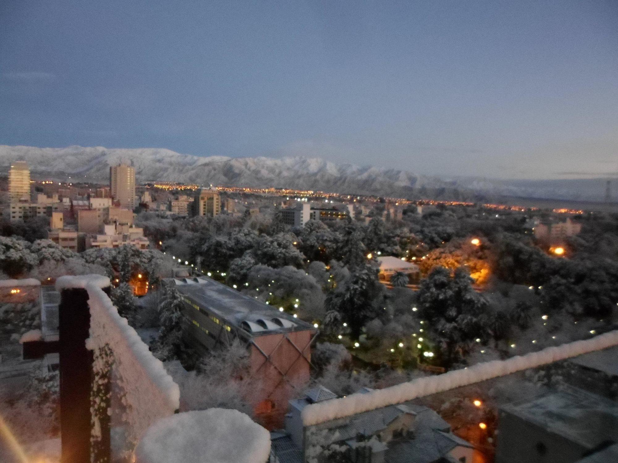 Premium Tower Suites Mendoza Bagian luar foto
