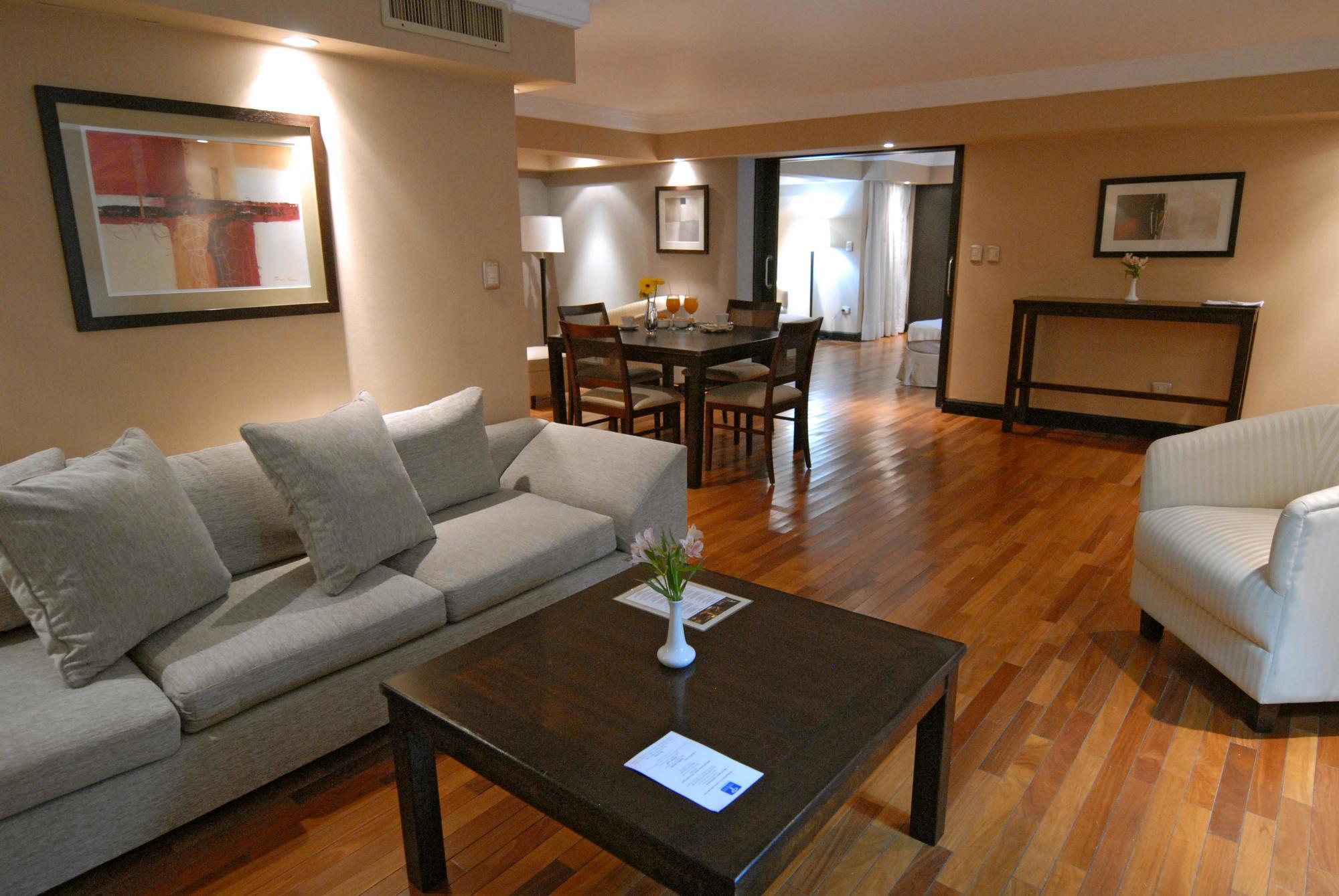 Premium Tower Suites Mendoza Bagian luar foto