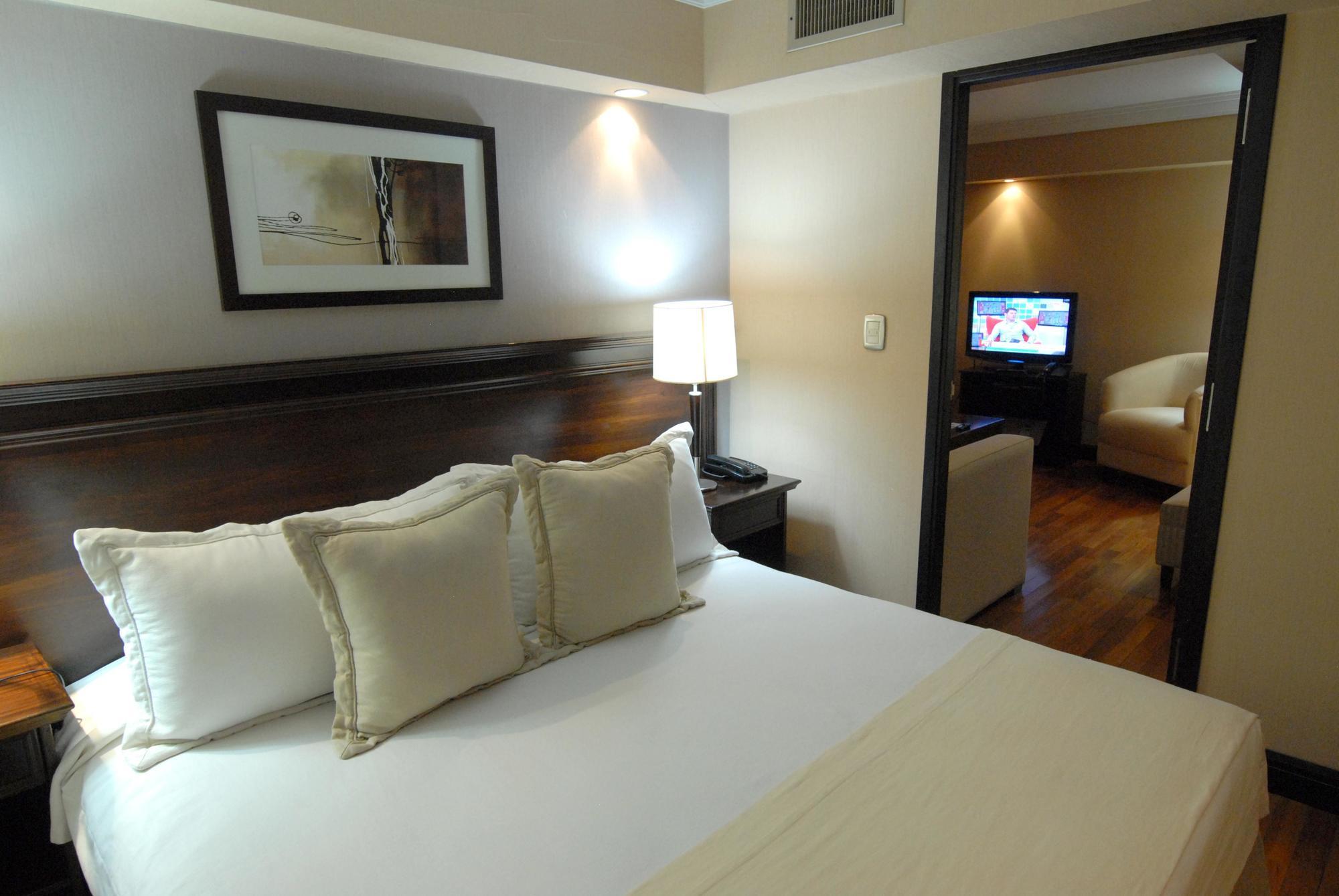 Premium Tower Suites Mendoza Bagian luar foto