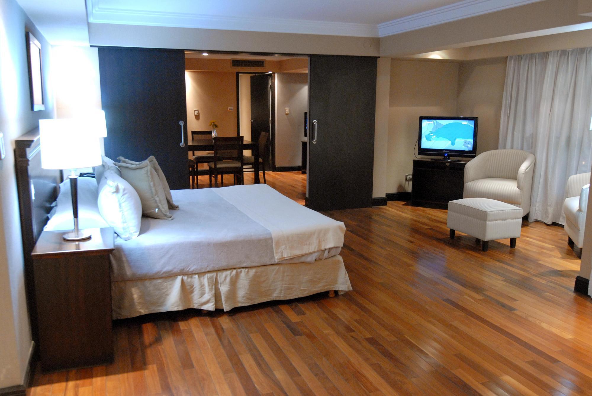 Premium Tower Suites Mendoza Bagian luar foto
